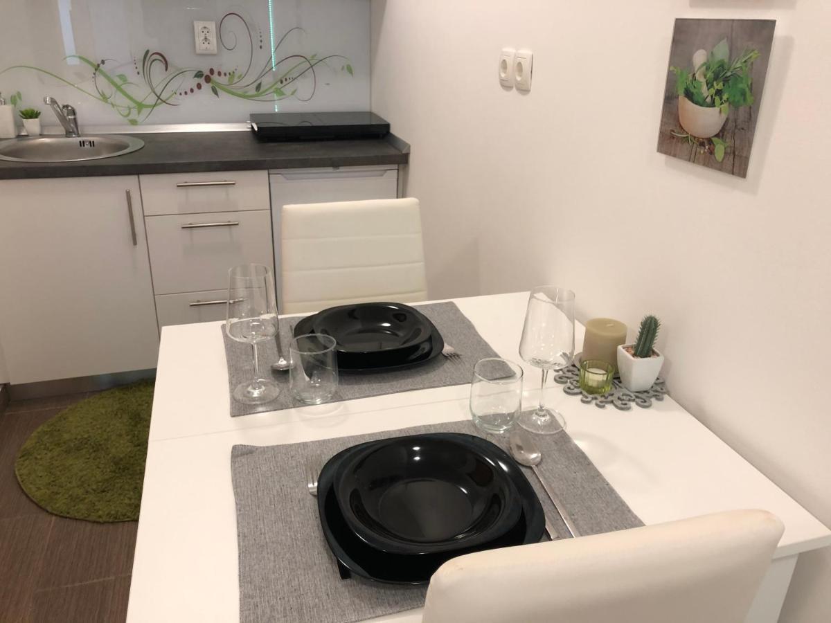 شقة Luxury Central Studio Under The Castle ليوبليانا المظهر الخارجي الصورة